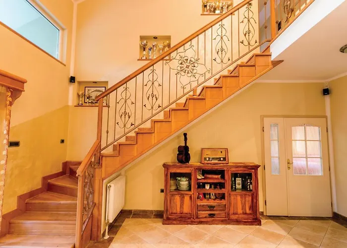 Awesome Apartment In Herceg Novi