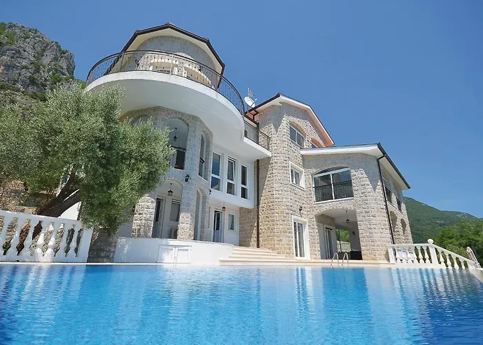 Gorgeous Home In Herceg Novi