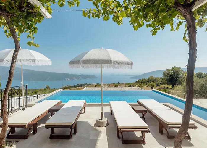 Cozy Home In Herceg Novi